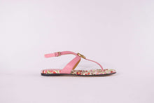 Load image into Gallery viewer, GUCCI Double G Marmont Leather Thong Sandals
