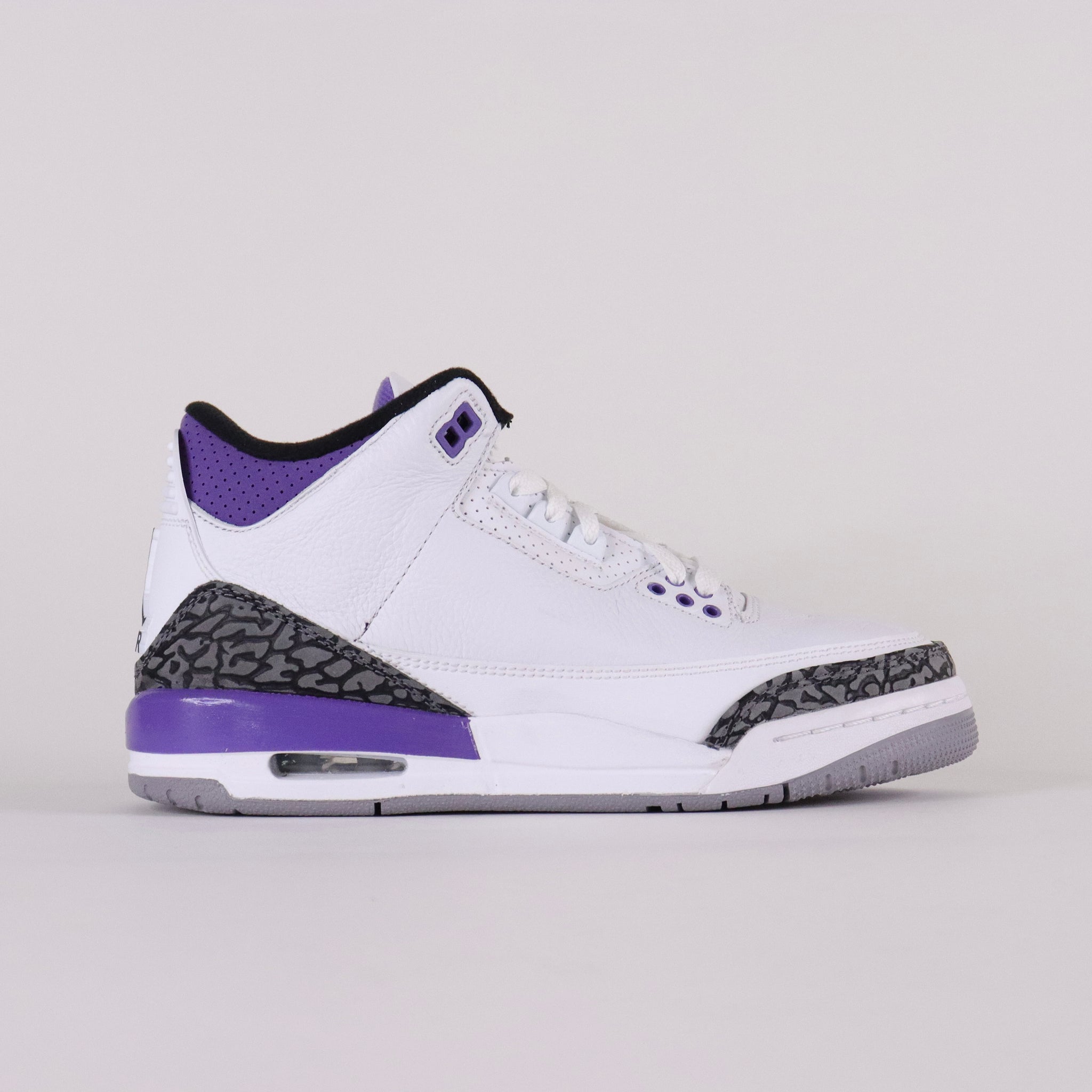 Air deals Jordan Retro “Dark Iris” 3’s