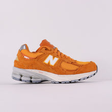 Load image into Gallery viewer, NEW BALANCE 2002R Protection Pack Vintage Orange Sneakers
